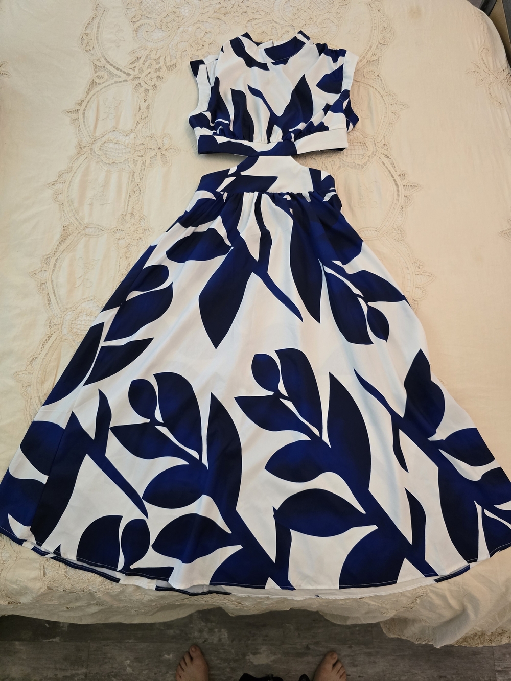 Source Unknown White & Navy Blue Leaf-Print Midi Dress Two-Piece